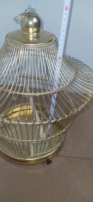 Jaula para pájaros dorada