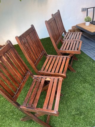 Mesa de madera exterior extensible y sillas
