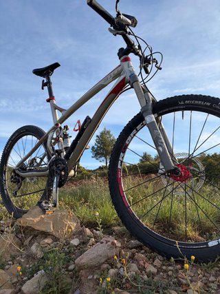 Bicicleta de Montaña Doble Suspensión