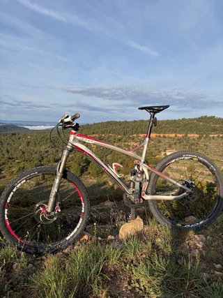 Bicicleta de Montaña Doble Suspensión
