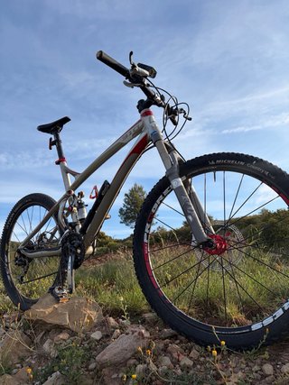 Bicicleta de Montaña Doble Suspensión