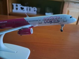 Maqueta Avión Wizzair