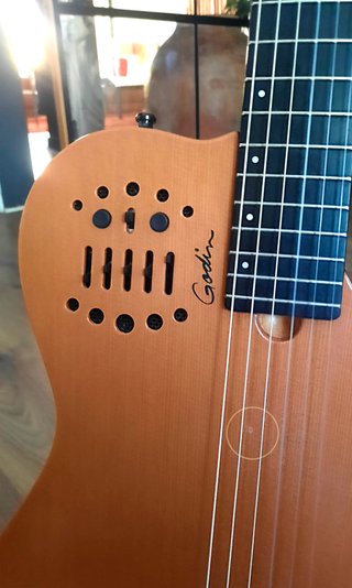 Guitarra Godin Multiac ACS Slim SA  Nylon