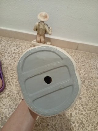 Figuras de escayola: pareja y perro