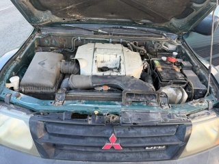 Mitsubishi Montero 2000