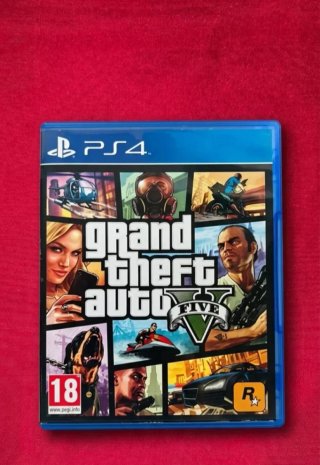 PS4 Pro + 5 juegos.