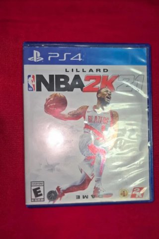 PS4 Pro + 5 juegos.
