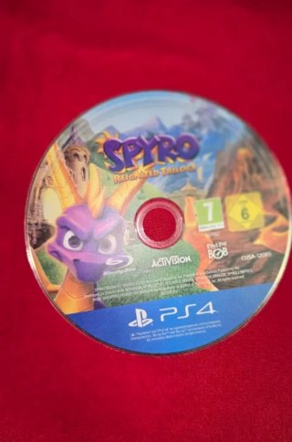 PS4 Pro + 5 juegos.