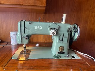 Máquina de coser Alfa 102-300 vintage