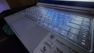 MSI Modern 14 + Funda + Mouse