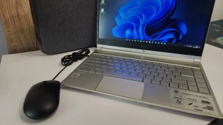 MSI Modern 14 + Funda + Mouse