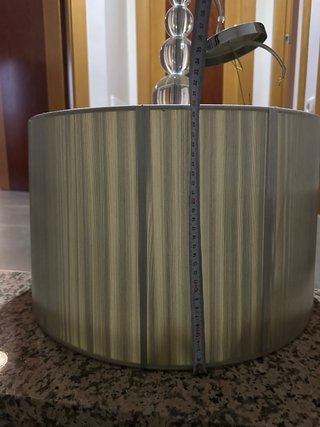 Lámpara de mesa cristal y tela plateada