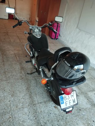 Moto Custom Negra
