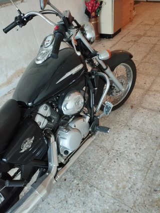 Moto Custom Negra