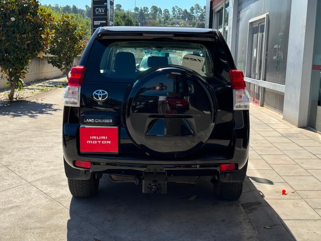 TOYOTA Land Cruiser 3.0 D4D VX