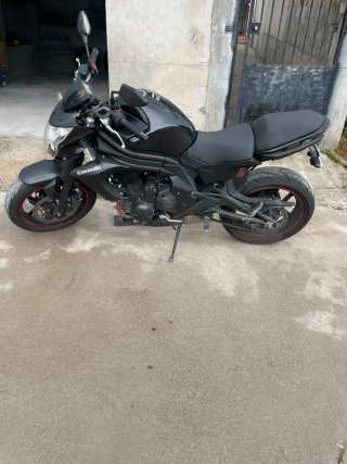 Kawasaki ER6N Negra