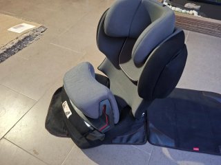 Silla de coche Cybex con isofix y protector
