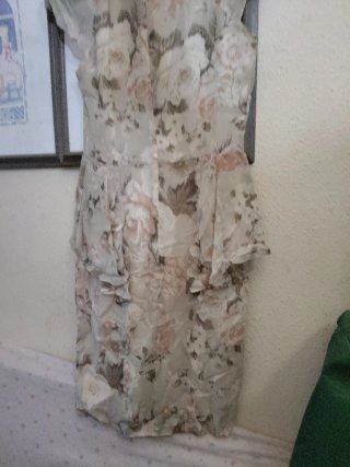 Vestido de seda floral beige y rosa