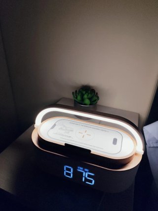 Radio Multifuncional Carga Inalámbrica