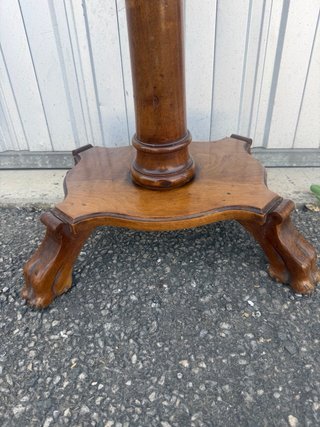 Mesa auxiliar antigua francesa nogal con cajón