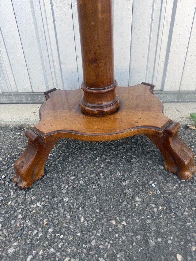 Mesa auxiliar antigua francesa nogal con cajón