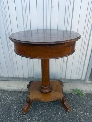 Mesa auxiliar antigua francesa nogal con cajón