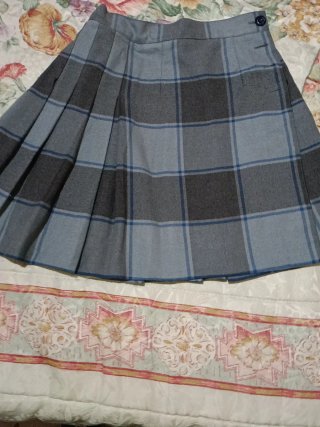 Falda de cuadros gris y azul