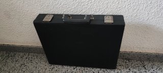 Maletín negro rigido  vintage (1985-90)