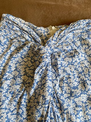 Falda Mango larga floral azul y blanca