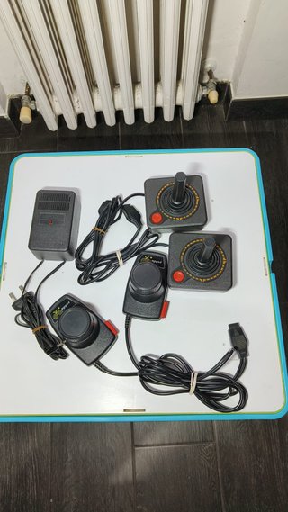 Atari 2600 + 4 controller + 3 Giochi DA TESTARE