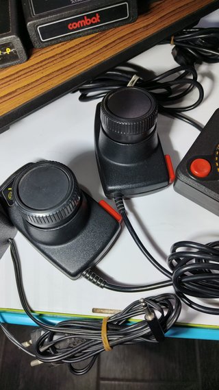 Atari 2600 + 4 controller + 3 Giochi DA TESTARE