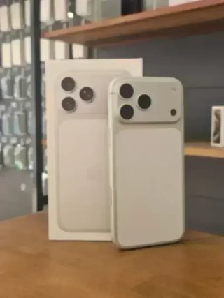 IPHONE 17 PRO MAX 256GB PLATA BATE 100% - 6 CICLOS