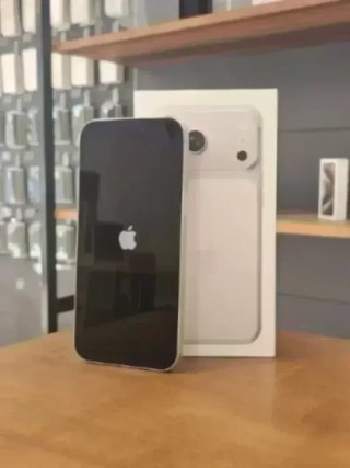 IPHONE 17 PRO MAX 256GB PLATA BATE 100% - 6 CICLOS