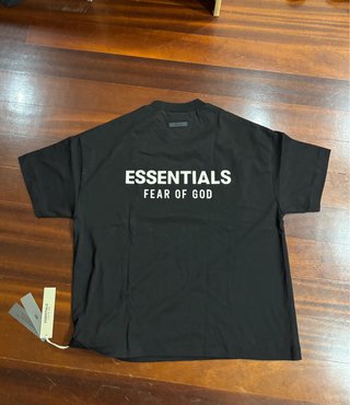 T-shirt Essentials Preta