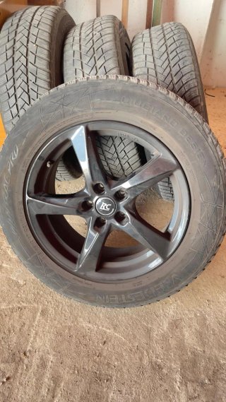 Llanta 215/65 R17
