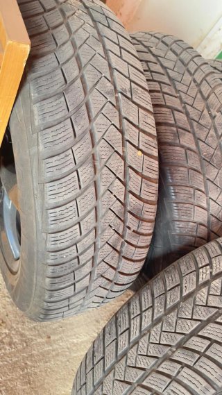Llanta 215/65 R17