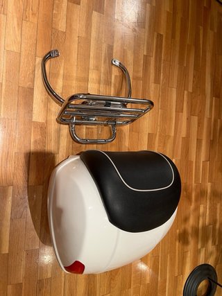 Baúl Vespa 125 GTS + Parrilla 100% original