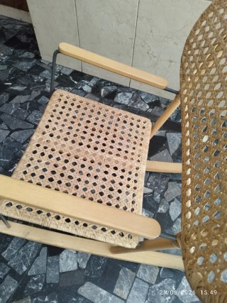 Hamaca de ratán y madera