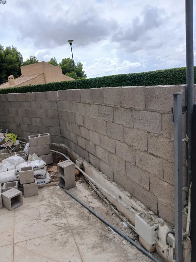 MURO DE CONTENCION DECORATIVO