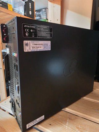 PC Emachines compacto Celeron Windows