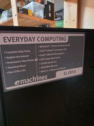 PC Emachines compacto Celeron Windows