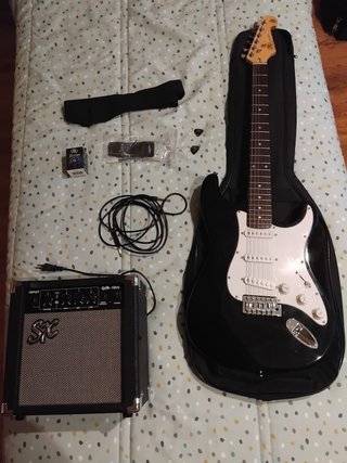 Set Guitarra Eléctrica Negra y Blanca