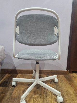 Silla de oficina Ikea gris y blanca