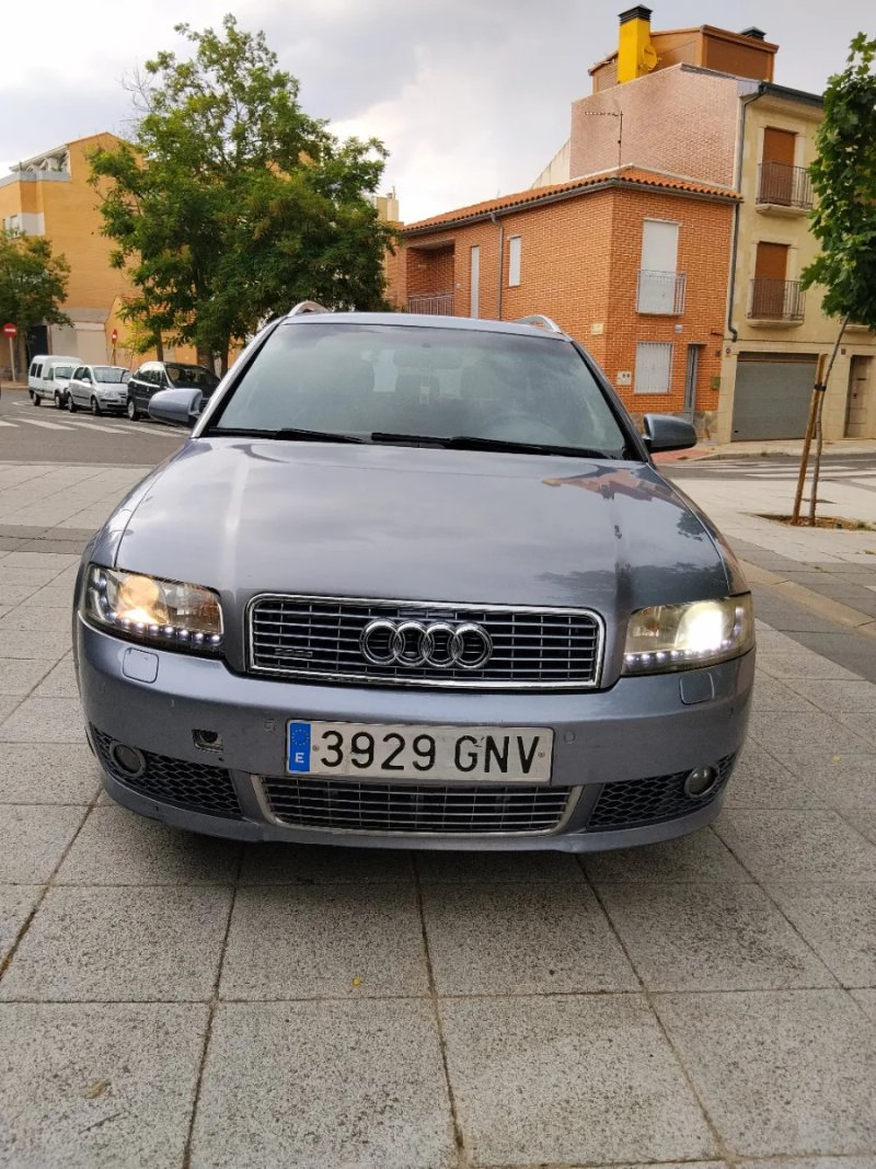 Audi A4 2004 - foto 1