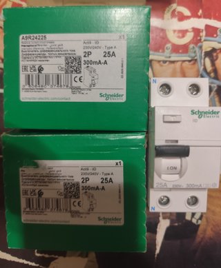 2x Diferencial 2p 25A en 300 Schneider nuevo