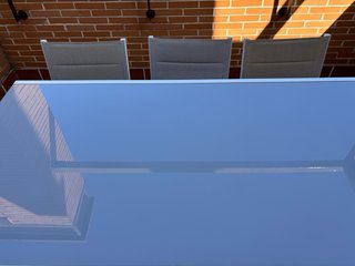 Mesa Naterial extensible 12 pp + 4 sillas jardín