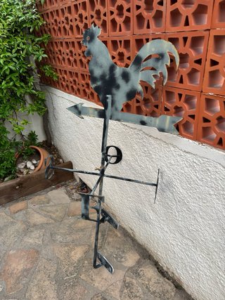 Veleta de hierro con gallo