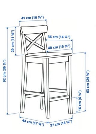 Taburete de madera estilo rústico Ingolf de Ikea.
