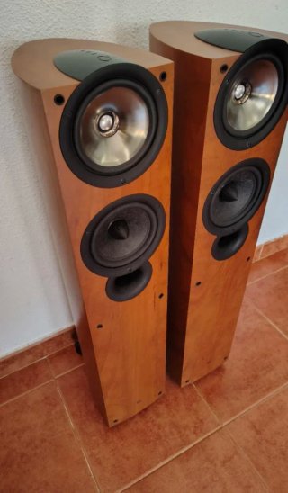Altavoces KEF IQ5 Marrones