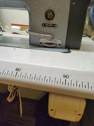 Máquina de coser Alfa 205-300